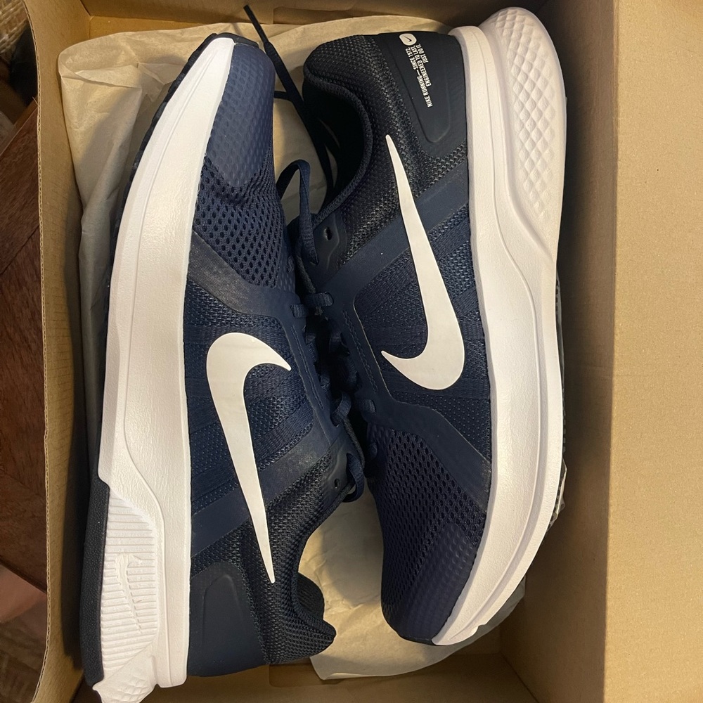 Brand New Men’s Nike Run Swift 2 shoes